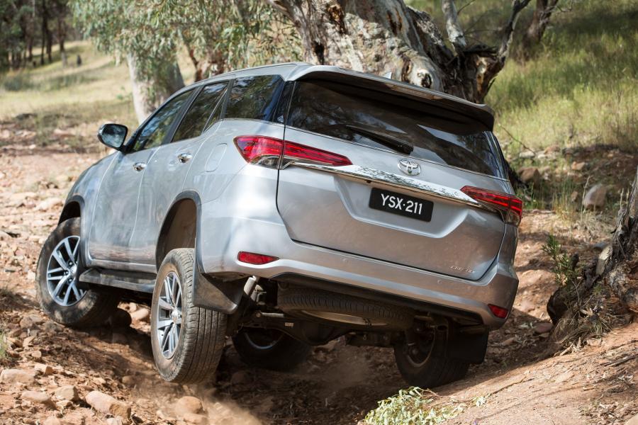 Toyota Fortuner Crusade (AN160) 2015 года  (AU) (фото 21 из 37)